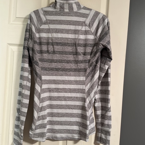 lululemon Pullover Top - Picture 4 of 4